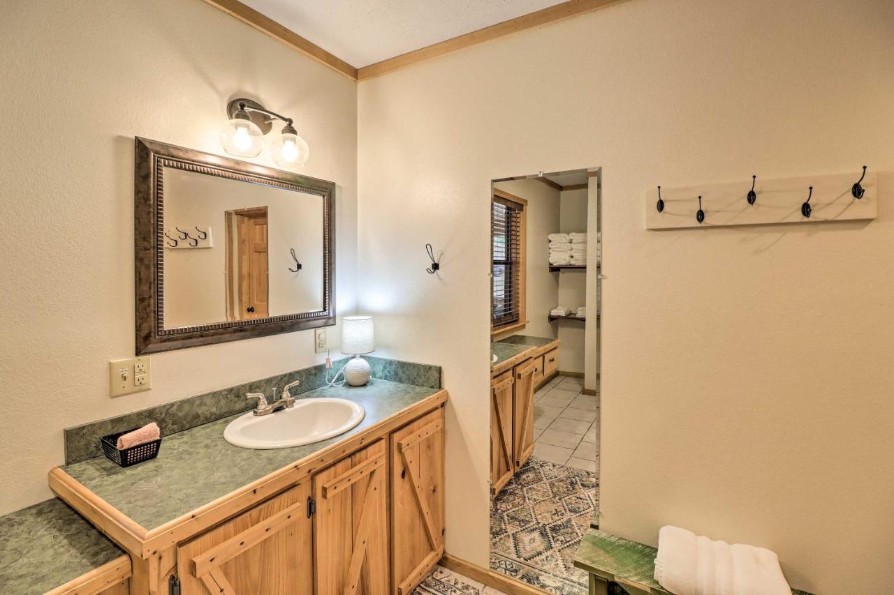 Piney Bluff Retreat With Mountain Views! Vila Exterior foto